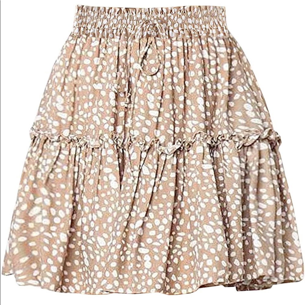 Beige and white ruffle flared skirt